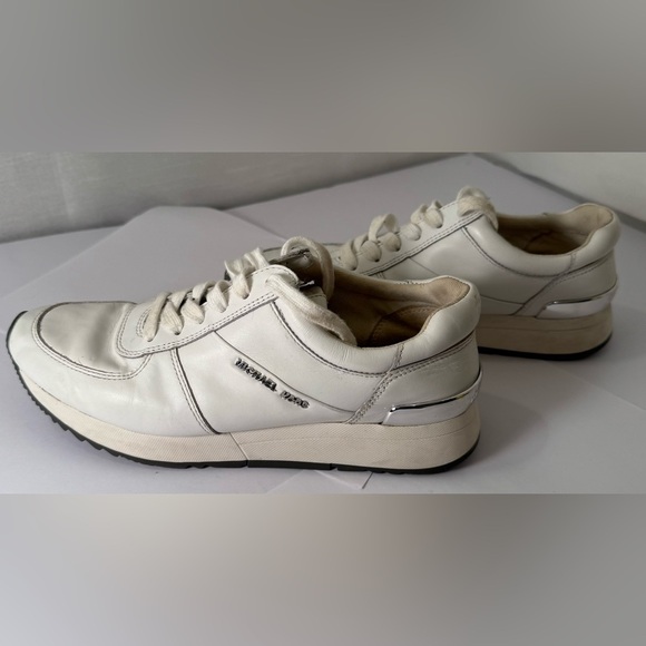 Michael Kors Allie Stride Trainer Bright White Sneakers Women sizes 6 EUC - Picture 5 of 8